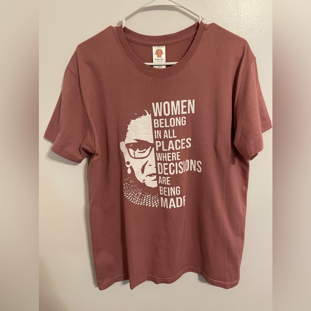 Women’s L Ruth Bader shirt